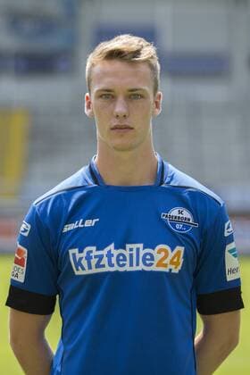Aktuell Fußball, 2. BL, SC Paderborn 07 Porträttermin Paderborn, Deutschland 03. Juli 2015: 2015 2016 - SC Paderborn 07 Sebastian Schonlau (SC Paderborn) rp