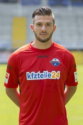 Aktuell Fußball, 2. BL, SC Paderborn 07 Porträttermin Paderborn, Deutschland 03. Juli 2015: 2015 2016 - SC Paderborn 07 Torwart Daniel Heuer Fernandes (SC Paderborn) rp