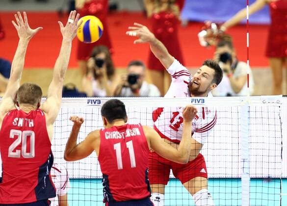KRAKOW , POLAND TAURON ARENA 03.07.2015 VOLLEYBALL MEN 2015 FIVB WORLD LEAGUE INTERCONTINENTAL ROUND POOL B POLAND - USA DAVID SMITH ( USA ) MICAH CHRISTENSON ( USA ) MICHAL KUBIAK ( POLSKA )  150703MIN010