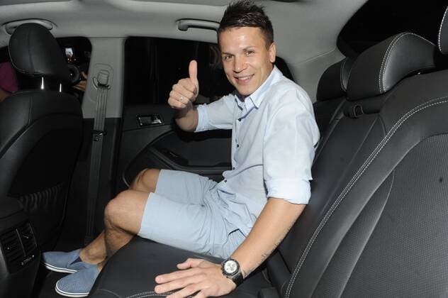 The new Sevilla player, Konoplianka, after passing his medical test. xKIKOxHURTADOx 