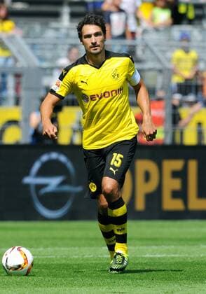Fussball-Bundesliga, Deutschland, Herren, Saison 2015 2016, Saisoneröffnung im Signal Iduna Park, Bor. Dortmund, BVB - Team Gold; Mats Hummels (BVB). Aktion, Einzelbild.
