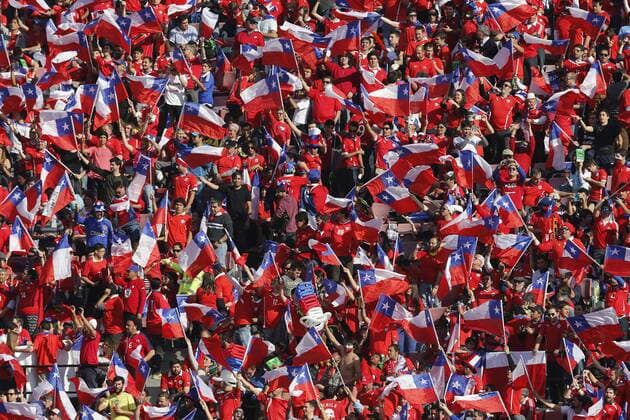 Football, Chile v Argentina Copa America 2015 . Chile s fans cheer against Argentina during the match for finals of the 2015 Copa America at Nacional stadium. Santiago, Chile. 04 07 2015 Marcelo Hernandez Photosport Chile v Argentina o00 Nationalteam , Copa America 2015. 