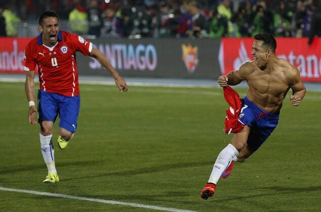 Football, Chile v Argentina. Copa America 2015 . Chile s players celebrate after winning the Copa America 2015 in a football match against Chile,Argentina at the Nacional stadium in Santiago, Chile. 04 07 2015 Martin Thomas Photosport Chile v Argentina, Copa America 2015. 