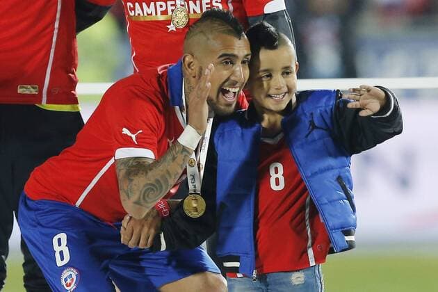 Football, Chile v Argentina. Copa America 2015 . Chile s player Arturo Vidal celebrates his victory against Argentina during the match for finals of the 2015 Copa America at Nacional stadium. Santiago, Chile. 04 07 2015 Marcelo Hernandez Photosport Chile v Argentina, Copa America 2015. 