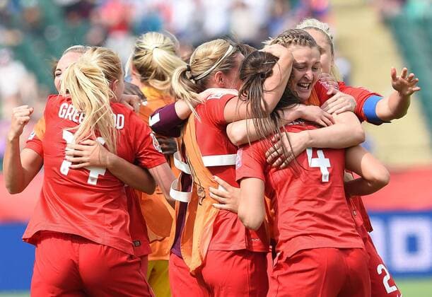(150704) -- EDMONTON, July 4, 2015 -- England celebrates their victory over Germany at the end of the second extra time period during the third place match of the FIFA 2015 Women s World Cup at Commonwealth Stadium, in Edmonton, Canada, on July 4, 2015. England defeated Germany 1-0 in extra time and won the third place of the FIFA 2015 Women s World Cup. ) (SP)CANADA-VANCOUVER-FIFA WOMEN S WORLD CUP-THIRD PLACE WangxYuguo 