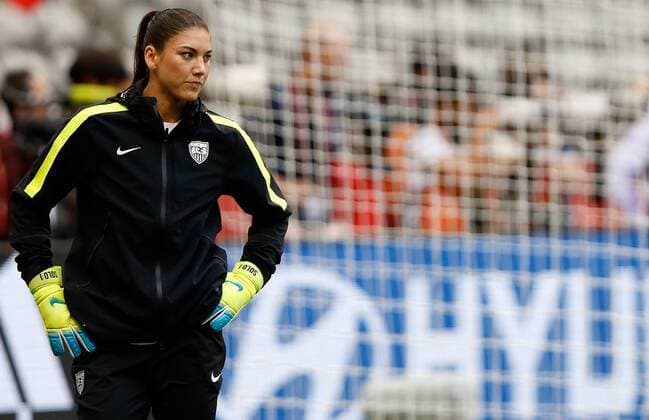 (150705) -- VANCOUVER, July 4, 2015 -- Goalkeeper Hope Solo of the U.S. attends a training session in Vancouver, Canada, July 4, 2015, one day ahead of the final between the United States and Japan at the 2015 FIFA Women s World Cup. ) (SP)CANADA-VANCOUVER-FIFA WOMEN S WORLD CUP-FINAL-TRAINING WangxLili 