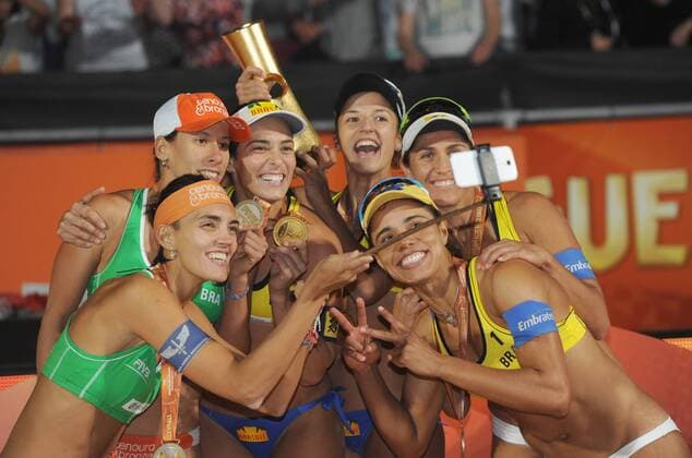 World Championships Beach volleyball Beachvolleyball 2015 The Netherlands World Championships Beach Volleyball 2015 The Hague The Netherlands 4th July 2015 The final of the womens competition is an all Brazilian affair with Agatha Bednarczuk and Barbara Seixas De Freitas beating compatriots Taiana Lima and Fernanda Alves. With Brazilian teams taking the top three places a selfie is required. 