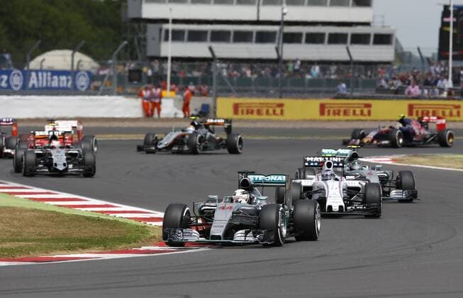 Motorsports: FIA Formula One World Championship WM Weltmeisterschaft 2015, Grand Prix of Great Britain, 44 Lewis Hamilton (GBR, Mercedes AMG Petronas Formula One Team), 77 Valtteri Bottas (FIN, Williams Martini Racing), 6 Nico Rosberg (GER, Mercedes AMG Petronas Formula One Team), xHOCHxZWEIx