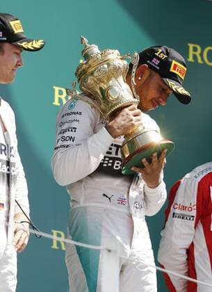 Motorsports: FIA Formula One World Championship WM Weltmeisterschaft 2015, Grand Prix of Great Britain, 44 Lewis Hamilton (GBR, Mercedes AMG Petronas Formula One Team), xHOCHxZWEIx