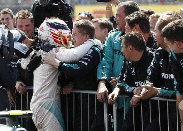 Motorsports: FIA Formula One World Championship WM Weltmeisterschaft 2015, Grand Prix of Great Britain, 44 Lewis Hamilton (GBR, Mercedes AMG Petronas Formula One Team), xHOCHxZWEIx