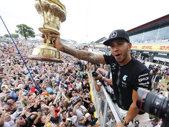 Motorsports: FIA Formula One World Championship WM Weltmeisterschaft 2015, Grand Prix of Great Britain, 44 Lewis Hamilton (GBR, Mercedes AMG Petronas Formula One Team), xHOCHxZWEIx