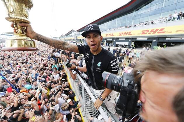 Motorsports: FIA Formula One World Championship WM Weltmeisterschaft 2015, Grand Prix of Great Britain, 44 Lewis Hamilton (GBR, Mercedes AMG Petronas Formula One Team), xHOCHxZWEIx
