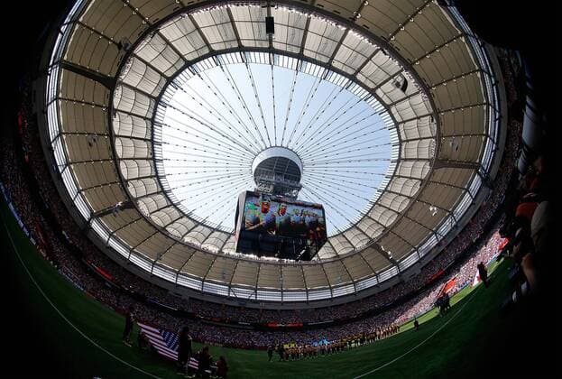 Aktuell Fußball, Damen WM, Finale, USA - Japan (150706)-- VANCOUVER, July 6, 2015 -- Players of the United States line up before the final of FIFA Women s World Cup 2015 between the United States and Japan at BC Place Stadium in Vancouver, Canada on July 5, 2015. The United States claimed the title after defeating Japan with 5-2. ) (SP)CANADA-VANCOUVER-FIFA WOMEN S WORLD CUP-FINAL-USA VS JPN WangxLili 