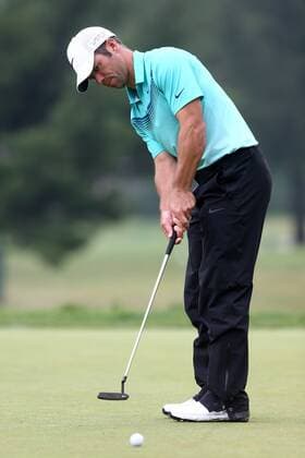 July 3, 2015 - White Sulphur Springs, West Virginia, United States - Paul Casey putts the 8th green during the second round of The Greenbrier Classic at The Old White TPC. PGA Golf Herren 2015 - Greenbrier Classic - Round 2 - ZUMAw109