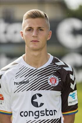Dennis Rosin (FC St.Pauli) 04.07.2015, Hamburg.