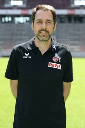 Fussball, Bundesliga, Deutschland, Herren, Porträttermin Saison 2015 2016; 1. FC Köln: Mannschaftsarzt Dr. Paul Klein (FC Köln). Einzelbild, Portrait, Porträt.