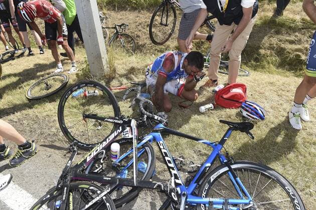 BONNET William of FDJ victim of the crash during the stage 3 of the 102nd edition of the Tour de France 2015 with start in Antwerp and finish in Huy, Belgium (159 kms) CYCLISME : Tour de France - Etape 3 - Anvers Huy - 06 07 2015 PhotoNews Panoramic 