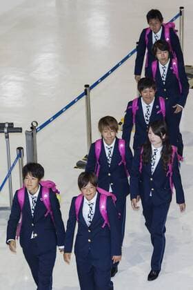 Members of the Japan women s national football team arrive at Narita International Airport on July 7, 2015, Narita, Japan. Large crowds gathered in the arrival area to greet the returning idols who had been playing in the FIFA Women s World Cup 2015 in Canada. Japan lost in the final against USA and many supporters turned up to welcome them home. Noxthirdxpartyxsales  (gxta006305)