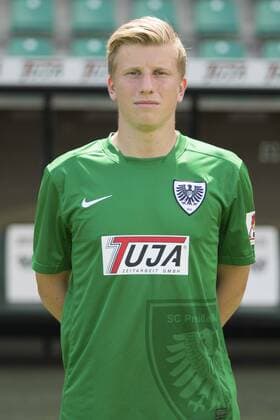 Muenster, Deutschland 07. Juli 2015: Mannschaftsfoto 15 16 - SC Preussen Muenster Marcus Piossek (7 SC Preussen Muenster) rp