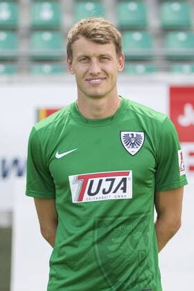 Muenster, Deutschland 07. Juli 2015: Mannschaftsfoto 15 16 - SC Preussen Muenster Benjamin Schwarz (23 SC Preussen Muenster) rp