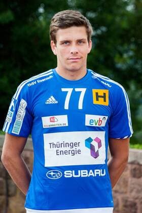 PRESSETERMIN THSV EISENACH 08 07 2015 - Eisenach: Die 1. Bundesliga Mannschaft des ThSV Eisenach zum Pressetermin am 8. Juli 2015 auf der Wartburg. Im Foto: Tom Seifert 77 (ThSV Eisenach)