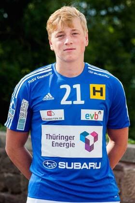 PRESSETERMIN THSV EISENACH 08 07 2015 - Eisenach: Die 1. Bundesliga Mannschaft des ThSV Eisenach zum Pressetermin am 8. Juli 2015 auf der Wartburg. Im Foto: Jonas Richardt 21 (ThSV Eisenach)