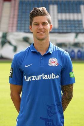 Christian Dorda Einzelbild Portrait Portraet Porträt Oberkoerper Oberkörper Hochformat Fußball Fussball dritte 3. Liga Fototermin Porträtermin 2015 2016 Saison 2015 2016 08.07.2015 FC Hansa Rostock