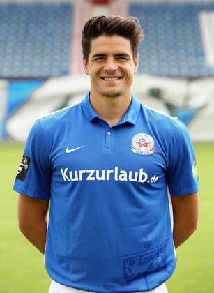 Marcus Hoffmann Einzelbild Portrait Portraet Porträt Oberkoerper Oberkörper Hochformat Fußball Fussball dritte 3. Liga Fototermin Porträtermin 2015 2016 Saison 2015 2016 08.07.2015 FC Hansa Rostock