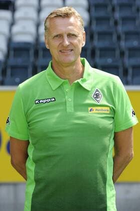 Fussball, Bundesliga, Deutschland, Herren, Porträttermin Saison 2015 2016; Bor. Mönchengladbach: Mannschaftsarzt Dr. Stefan Hertl (Mgladbach). Einzelbild, Portrait, Porträt.