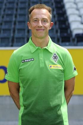 Fussball, Bundesliga, Deutschland, Herren, Porträttermin Saison 2015 2016; Bor. Mönchengladbach: Physiotherapeut Adam Szordykowski (Mgladbach). Einzelbild, Portrait, Porträt.