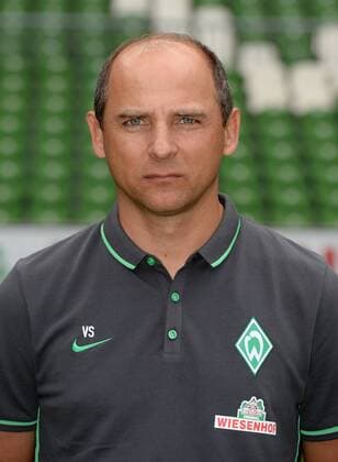 FUSSBALL 1. BUNDESLIGA SAISON 2015 2016 Teampräsentation SV Werder Bremen 10.07.2015 Trainer Victor Skripnik (SV Werder Bremen) 
