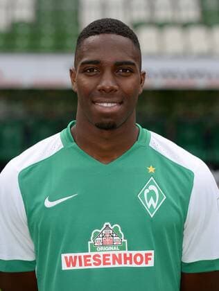 FUSSBALL 1. BUNDESLIGA SAISON 2015 2016 Teampräsentation SV Werder Bremen 10.07.2015 Garcia Ulisses (SV Werder Bremen) 