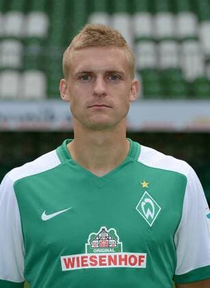 FUSSBALL 1. BUNDESLIGA SAISON 2015 2016 Teampräsentation SV Werder Bremen 10.07.2015 Oliver Huesing (SV Werder Bremen) 