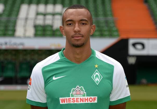 FUSSBALL 1. BUNDESLIGA SAISON 2015 2016 Teampräsentation SV Werder Bremen 10.07.2015 Melvyn Lorenzen (SV Werder Bremen) 