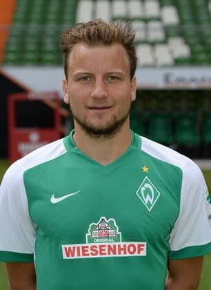 FUSSBALL 1. BUNDESLIGA SAISON 2015 2016 Teampräsentation SV Werder Bremen 10.07.2015 Philipp Bargfrede (SV Werder Bremen) 