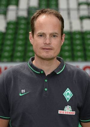 FUSSBALL 1. BUNDESLIGA SAISON 2015 2016 Teampräsentation SV Werder Bremen 10.07.2015 Mannschaftsarzt Dominik Schwarz (SV Werder Bremen) 