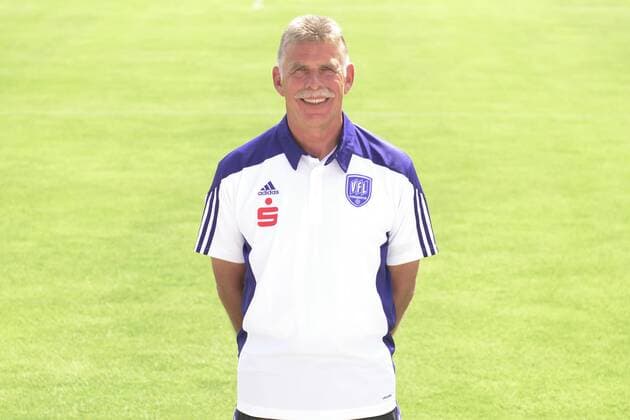 Osnabrueck, Deutschland 10. Juli 2015: Porträttermin 2015 2016 - VfL Osnabrück VfL Osnabrueck Torwarttrainer Rolf Meyer (Osnabrueck) st