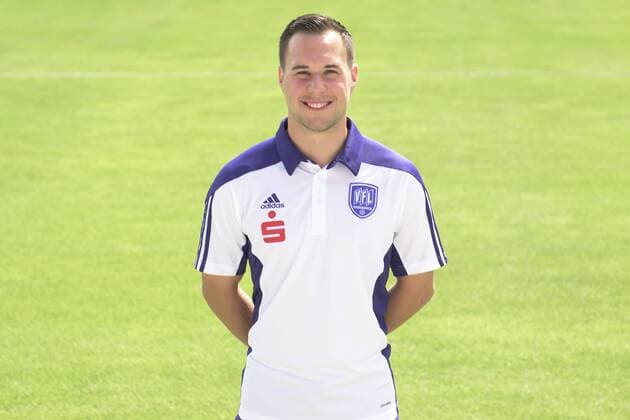 Osnabrueck, Deutschland 10. Juli 2015: Porträttermin 2015 2016 - VfL Osnabrück VfL Osnabrueck Lennart Bartling (Physiotherapeut) st