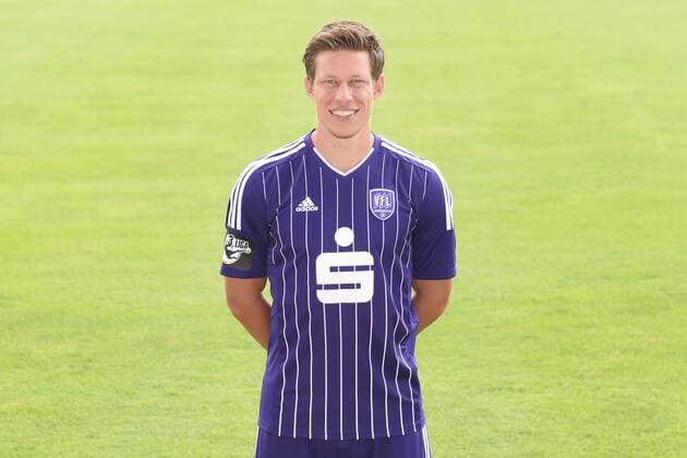 Osnabrueck, Deutschland 10. Juli 2015: Porträttermin 2015 2016 - VfL Osnabrück VfL Osnabrueck Nicolas Feldhahn (Osnabrueck) st