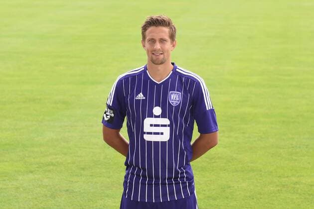 Osnabrueck, Deutschland 10. Juli 2015: Porträttermin 2015 2016 - VfL Osnabrück VfL Osnabrueck Alexander Dercho (Osnabrueck) st