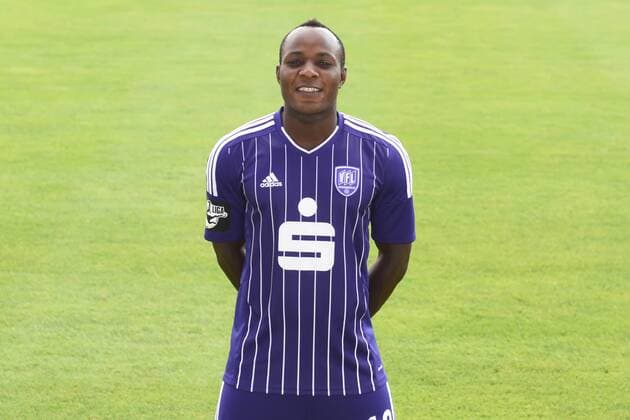 Osnabrueck, Deutschland 10. Juli 2015: Porträttermin 2015 2016 - VfL Osnabrück VfL Osnabrueck Addy-Waku Menga (Osnabrueck) st