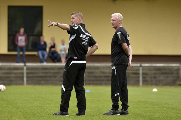 26-06-2015 pmk MX122577 Fussball Herren Testspiel Saison 2015 2016 BV Bad Lippspringe - SC Paderborn Markus GELLHAUS -Trainer- Paderborn Rob REEKERS -CO-Trainer- Paderborn