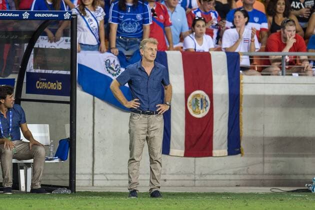 July 11, 2015: El Salvador head coach Albert Roca watches during the 2nd half of an international CONCACAF Gold Cup soccer match between Costa Rica and El Salvador at BBVA Compass Stadium in Houston, TX. The game ended in a 1-1 draw... Soccer 2015: Costa Rica vs El Salvador JUL 11 - ZUMAc04_