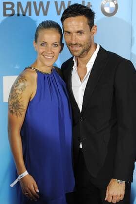 Sven Hannawald (Ex Skispringer ) mit Freundin,Lebensgefaehrtin Melissa THIEM (Fussballerin VFL Wolfsburg). Bayerischer Sportpreis 2015,Roter Teppich,Red Carpet.11.07.2015.