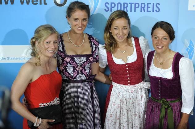 die deutsche Biathlonstaffel v.li:Franziska HILDEBRAND,Vanessa HINZ ,Franziska PREUSS,Laura DAHLMEIER ,privat,zivil, Bayerischer Sportpreis 2015,Roter Teppich,Red Carpet.11.07.2015.
