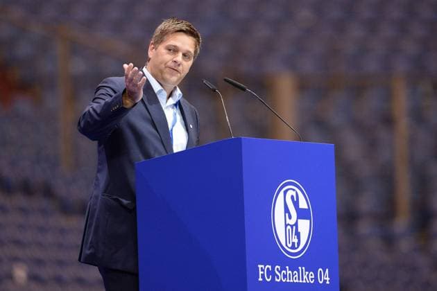 Fußball 1. Bundesliga Mitgliederversammlung Schalke 04 am 28.06.2015 in der Veltins Arena in Gelsenkirchen Oliver Ruhnert ( Direktor Knappenschmiede ) xTTx