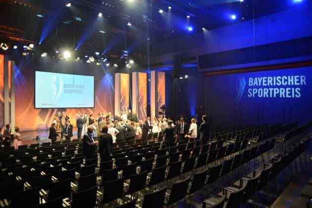 Bayerischer Sportpreis 2015. Show - Buehne und Publikumsraum in der BMW Welt Muenchen.