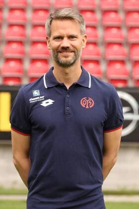 DR. PATRICK INGELFINGER PORTRAETTERMIN 2015 16 PORTRAET MAINZ 05 1. BUNDESLIGA MAINZ 