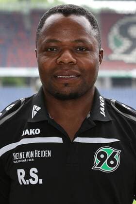 13.07.2015, Hannover Fussball, Fußball, Bundesliga Saison 2015-2016, Hannover 96, HDI Arena, Portrait Zeugwart Raymond Saka