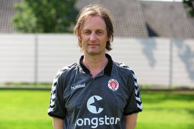 Fussball 2. Bundesliga FC St. Pauli offizieller Fototermin am 04.07.2015 in Hamburg Prof. Dr. Hauke Mommsen ( Mannschaftsarzt St. Pauli ) xPBJPGx